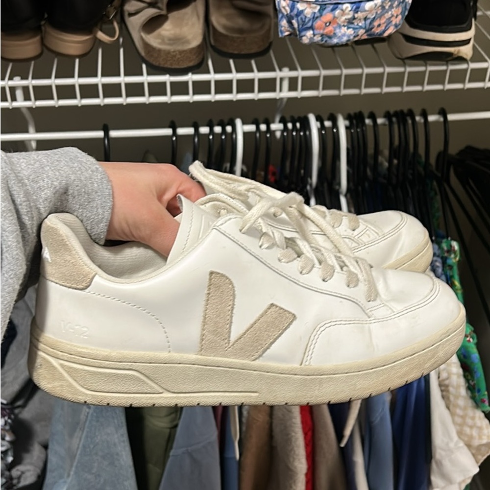 Veja White and Cream Women's Sneakers